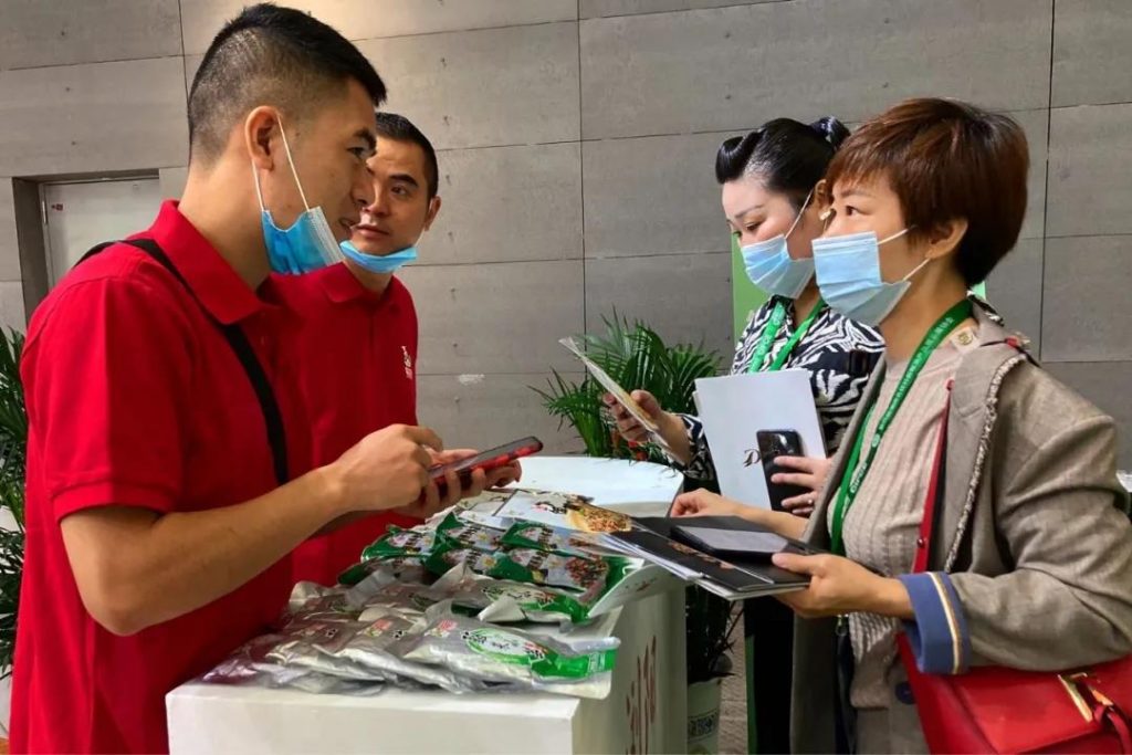 聪厨参展湖南食餐会暨良之隆食材节成果丰硕